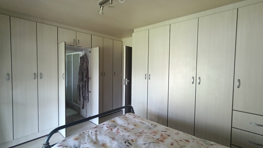 To Let 3 Bedroom Property for Rent in Rouxville Western Cape